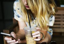 Over half of parents are worried about online risks. (Image by rawpixel via Pixabay)