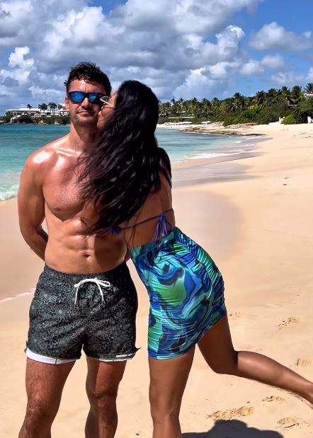 Nicole Scherzinger says she hopes to marry Thom Evans in Hawaii soon. (Image by @nicolescherzinger via Instagram)